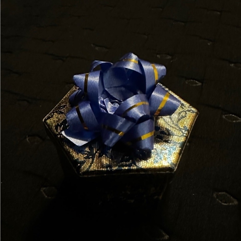 Blue & Gold Ring Box - Picture 2 of 5